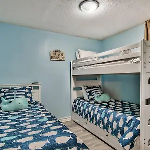 https://pelican-beach-resort-walkout-unit-on-the-beach.hotels-destin.com