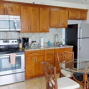 Deluxe Panoramic Mountain View - 37th Floor, Free Parking & Wifi Apartment