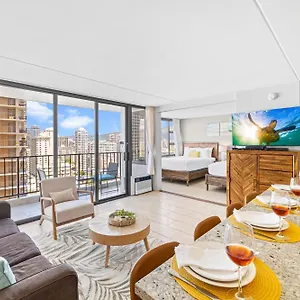 Great Ocean View Condo, Near With Free Parking! Apartment